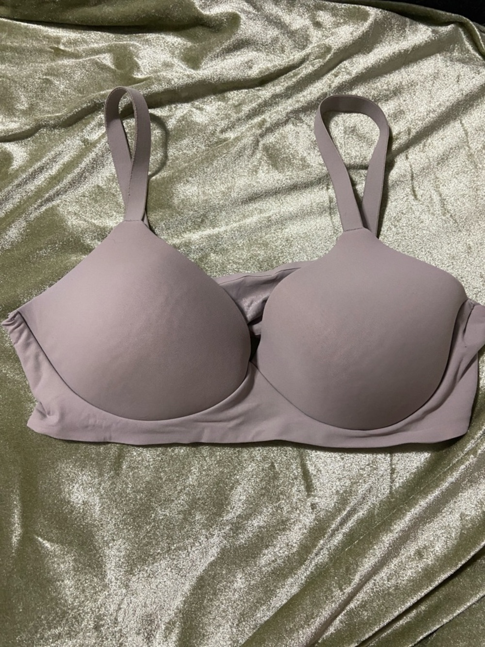Uniqlo Wireless Bra in Mauve